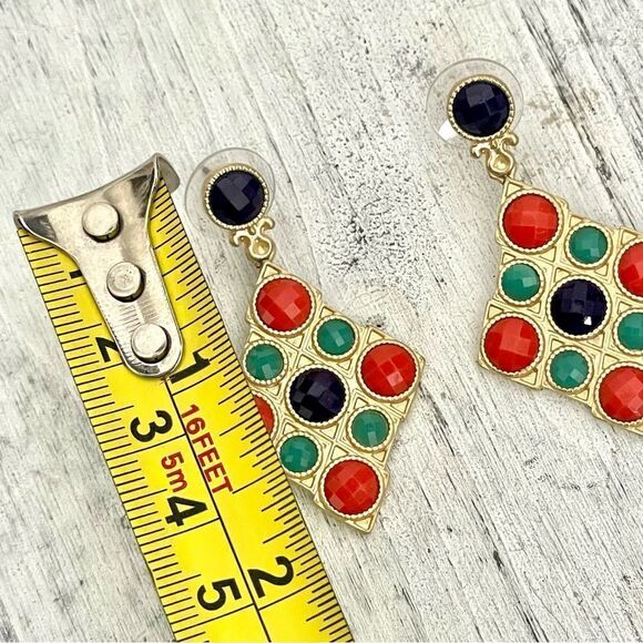 Gold tone checkerboard colorful dangle earrings - Picture 4 of 12